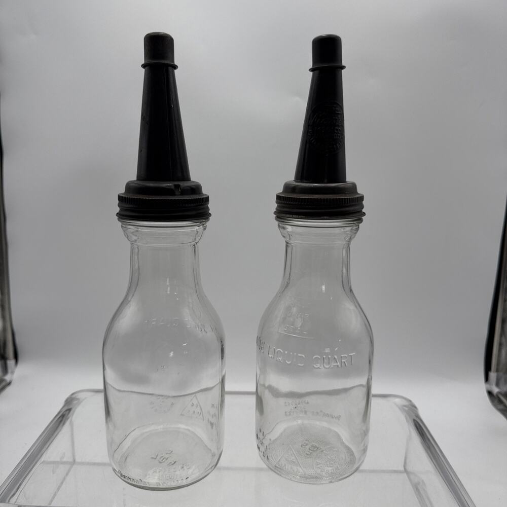 2 Glass Quart Oil Bottles Duraglas Model BW-1228 PA Serial M-24 The Master Mfg